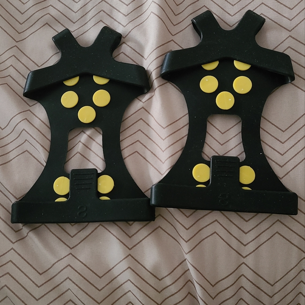 Ladies size small ice cleats . - Picture 4 of 5